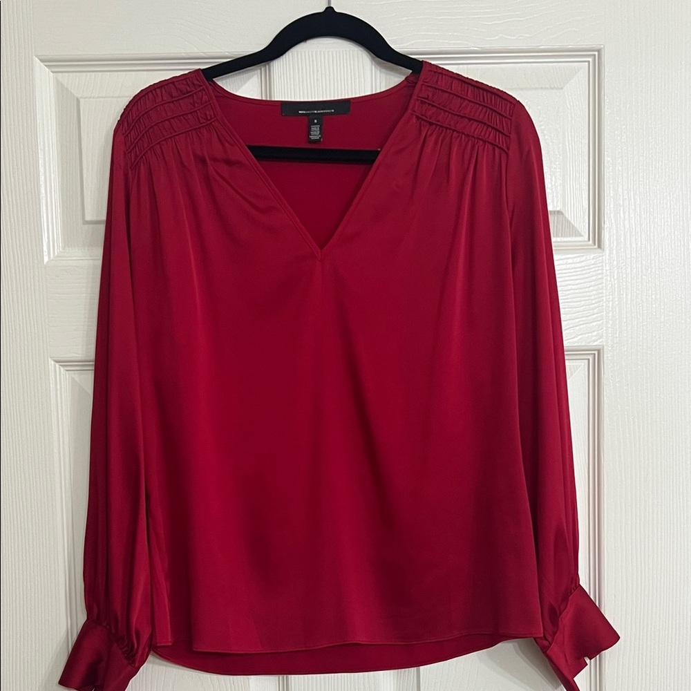White House Black Market Women's Red V-Neck Long-Sleeve Blouse